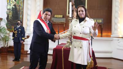 En 400 días el gobierno de Pedro Castillo en Perú ha realizado 70 cambios de ministrodfd