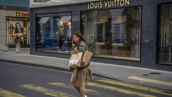 Por que marcas de luxo como a Louis Vuitton estão abrindo restaurantesdfd