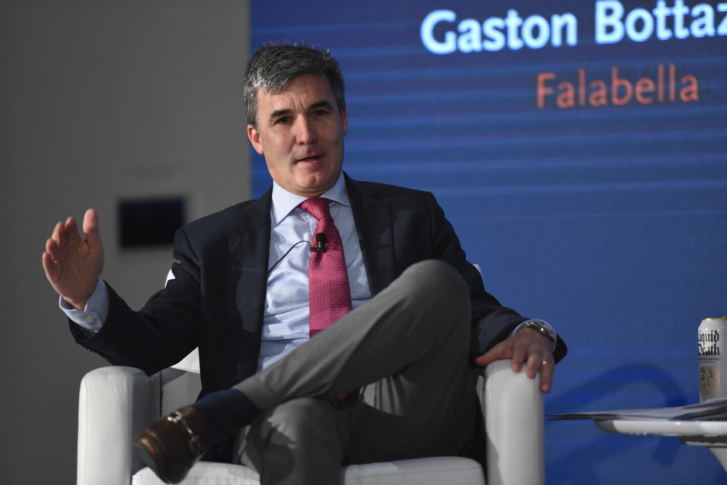 Gaston Bottazzini, CEO de Falabella, en el simposio.dfd