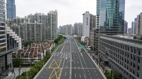 Incidentes ressaltam como o sentimento está se deteriorando em um lockdown que abalou a vida de 25 milhões de residentes de Xangai desde março