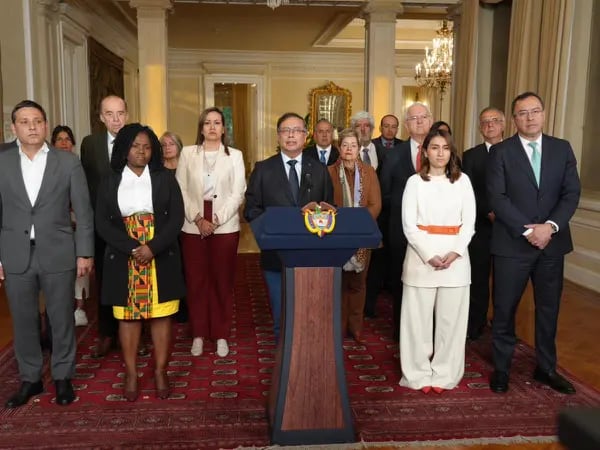 El presidente Petro y su gabinete de ministros