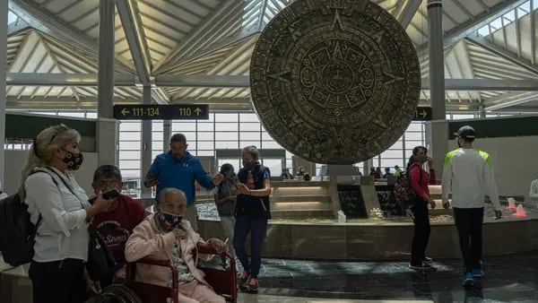 AMLO’s Fast-Track Airport Set to Open With Few Flights, Ample Criticismdfd