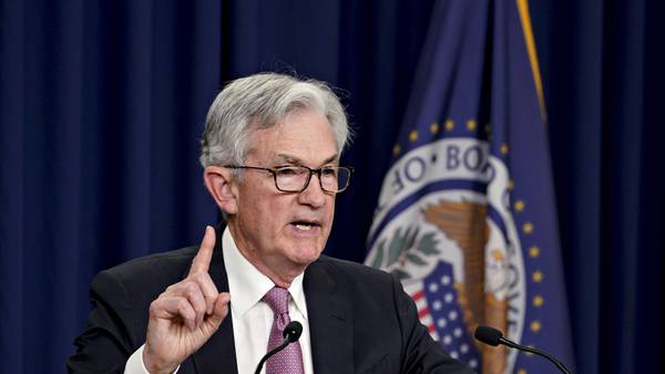 Táctica vs. inflación de Powell es criticada por ex altos funcionarios de la Feddfd