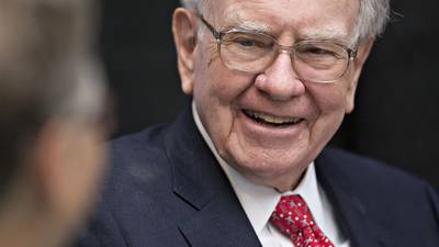 Warren Buffett supera Mark Zuckerberg com queda das fortunas techdfd