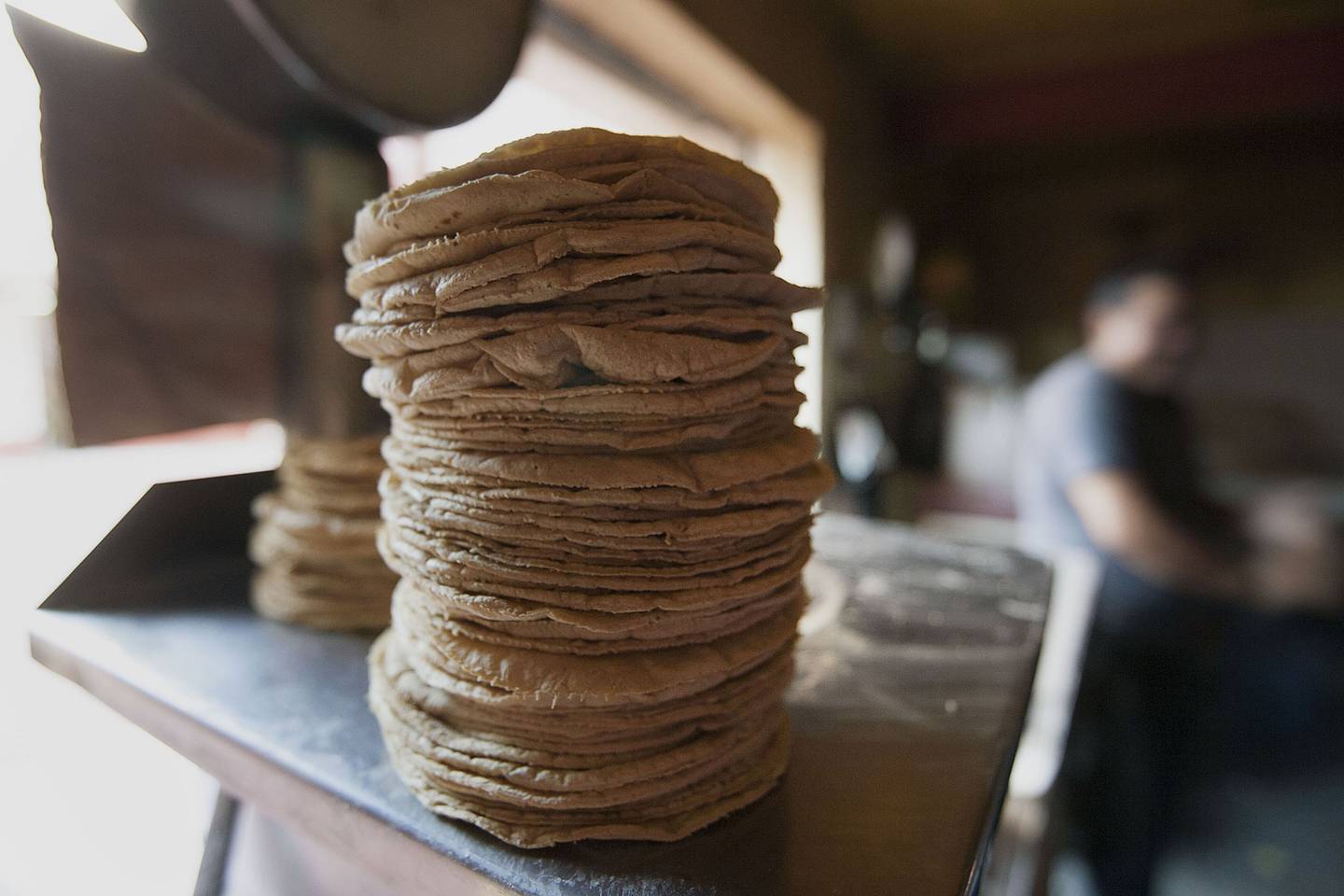 El precio de la tortilla en Ciudad de México llega a los MXN$20 al público.