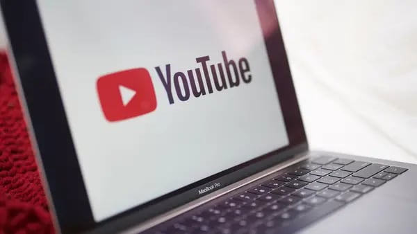 YouTube exigirá a creadores revelar si sus videos incluyen inteligencia artificialdfd
