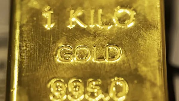Ouro se aproxima de máxima histórica com riscos geopolíticos e Fed no radardfd