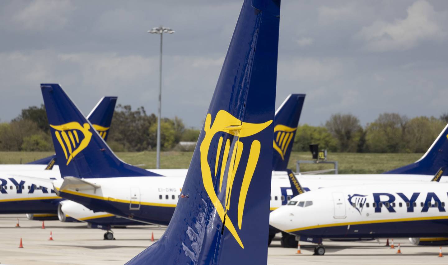 A irlandesa Ryanair é considerada a companhia aérea pioneira no segmento de transporte low cost no mundo