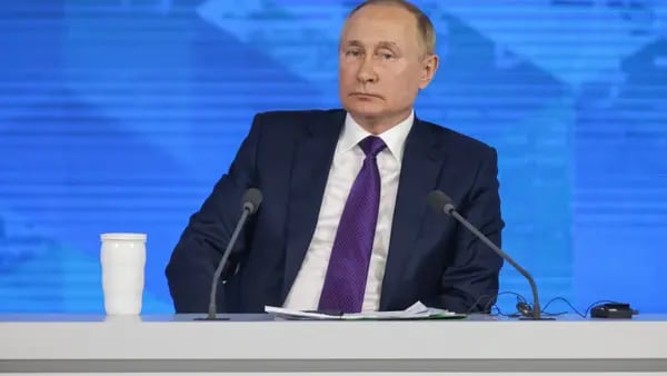 Objetivos de Putin van más allá de región este de Ucrania, dice inteligencia EE.UU.dfd