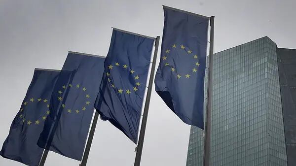 BCE aumenta juros para maior patamar em 22 anos