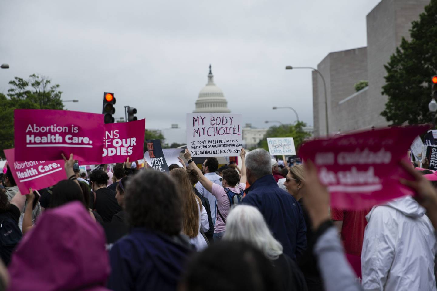 Manifestantes por el derecho al aborto durante una manifestación nacional en apoyo del derecho al aborto en Washington, D.C., Estados Unidos, el sábado 14 de mayo de 2022.