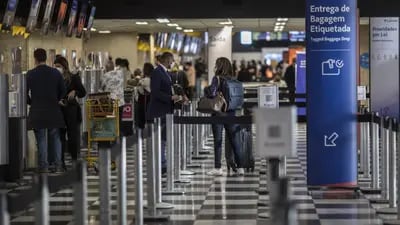 Recuperação do turismo em 2022 deve favorecer ações das companhias aéreas na Bolsa, segundo analistas
