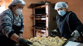 Chile busca reinsertar a mujeres al mercado laboral bajo la incertidumbre de la pandemia