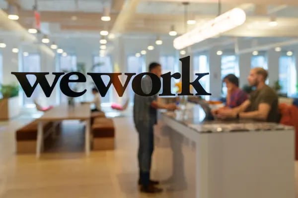 WeWork enfrenta dificuldades financeiras na operação do seu modelo de compartilhamento de escritórios
