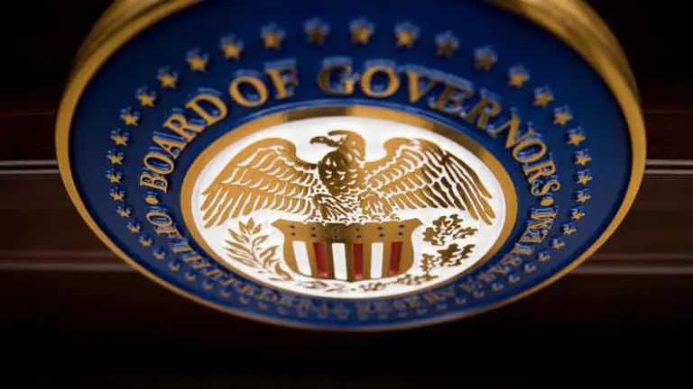 A view of the Federal Reserve Board of Governors seal is pictured before a briefing at the US Federal Reserve December 13, 2017 in Washington, DC. - The US central bank on Wednesday raised the benchmark interest rate for the third and final time this year, and officials indicated they are not likely to be more aggressive next year, at least for now. (Photo by Brendan Smialowski / AFP)        (Photo credit should read BRENDAN SMIALOWSKI/AFP via Getty Images)dfd