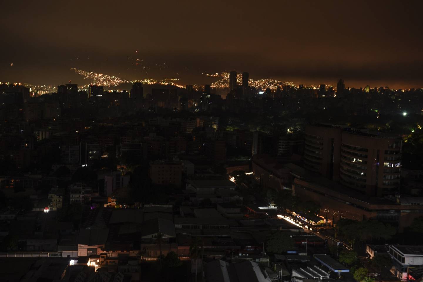 Sabotaje o sobredemanda: ¿Por qué falla el sistema eléctrico venezolano?