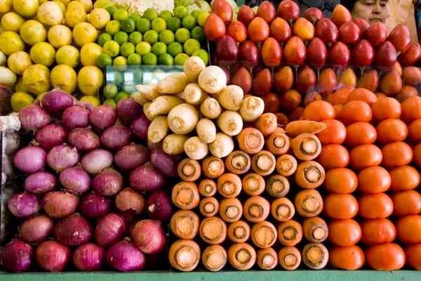 Si los alimentos no cesan sus precios, pico inflacionario no bajaría en Colombia