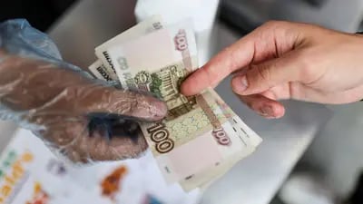 El desplome del rublo impulsará la inflación hasta un 20%, según cuentas reveladas esta semana por el Instituto Nacional de Investigación Económica y Social.