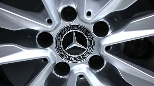 Mercedes presenta un camión eléctrico de larga distancia para competir con Tesladfd