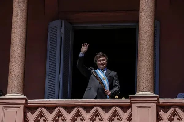 Javier Milei, novo presidente da Argentina, após posse neste domingo, na Casa Rosada, em Buenos Aires
