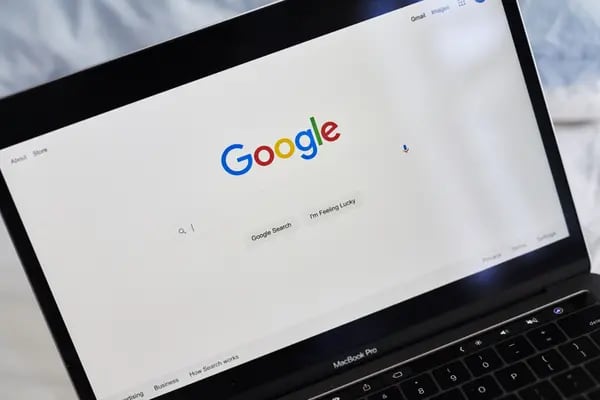 Buscador Google un una pantalla de computador