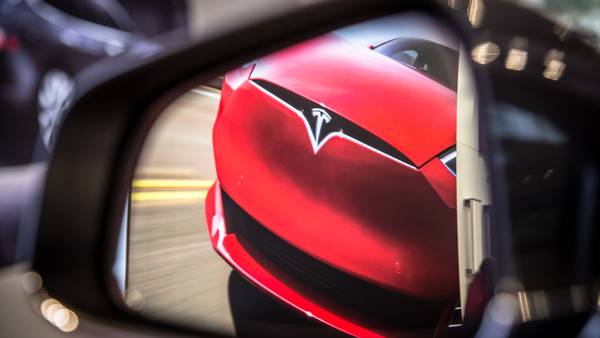 Tesla Faces Deeper Woes than Twitter’s Takeover by Elon Muskdfd
