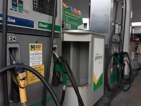 Litro da gasolina atingiu R$ 7 em algumas regiões do Brasil