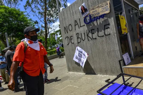El año pasado, el 15 de septiembre fue escenario de protestas ciudadanas contra el gobierno salvadoreño, particularmente contra el bitcoin.
