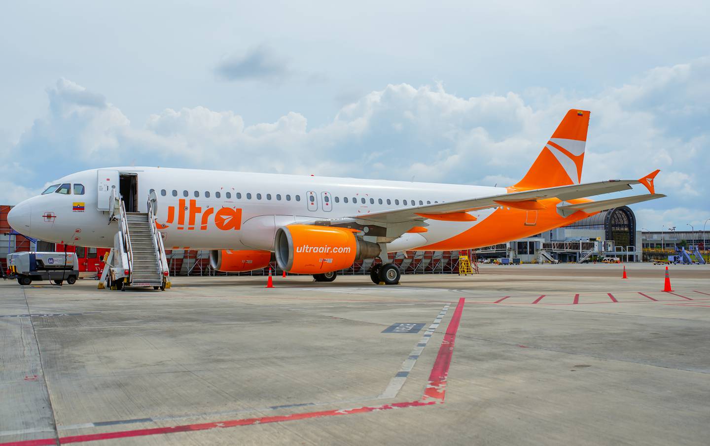 Ultra Air suspenderá operaciones a partir de mañana: ya notificó al Mintransporte