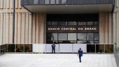 Banco central Brasil mantendría tasas altas más tiempo en 2023dfd