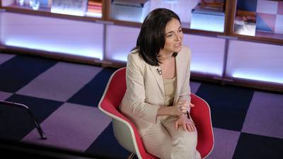 Sandberg’s Advertising Empire Leaves a Complicated Legacy at Meta and Facebookdfd