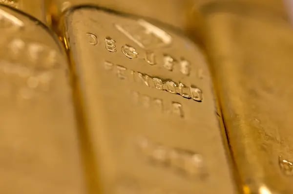 Barras de oro de 250 gramos en Gold Investments Ltd. en Londres, Reino Unido, el 17 de marzo de 2022