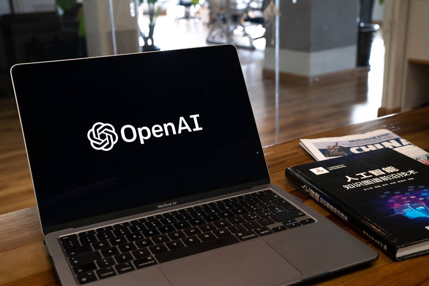 OpenAI lleva tiempo invirtiendo en startups que trabajan con inteligencia artificial.