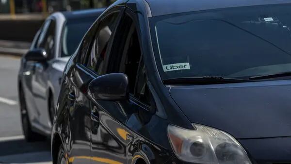 Uber permitirá alquilar autos en impulso hacia mayor sostenibilidaddfd