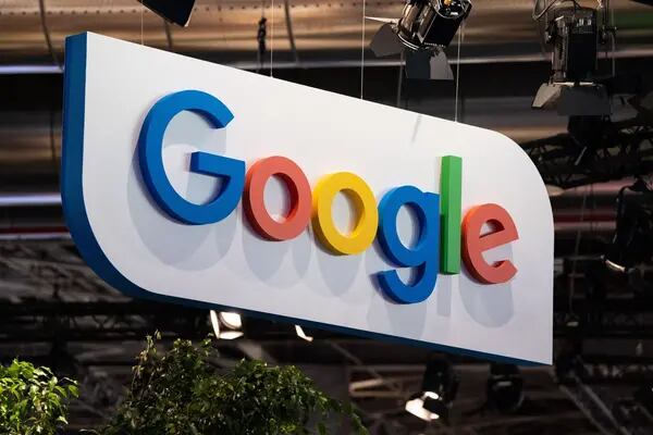 La millonaria multa a Google por usar noticias de medios franceses para entrenar su chatbot de IA