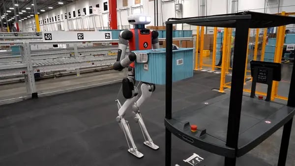Trabajadores de almacenes se enfrentan a una nueva competencia: el robot Digitdfd