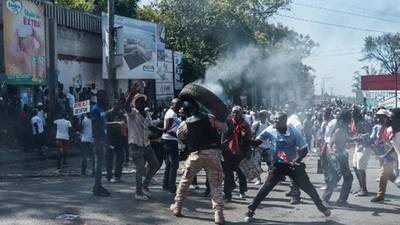 Policía Nacional de Haití se encuentra en “alerta máxima” y embajadas cierrandfd