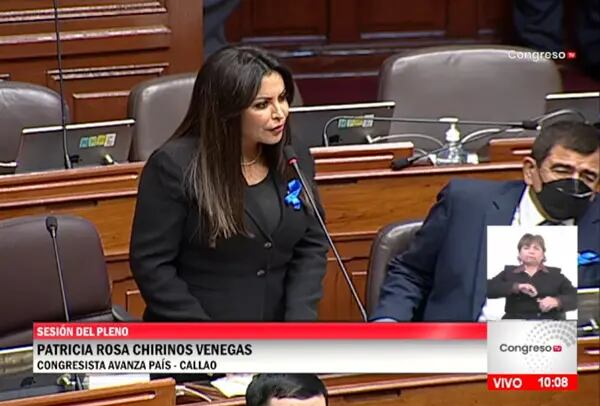 Perú: Congresista Patricia Chirinos solicita apoyo para vacancia presidencial contra Pedro Castillo.
