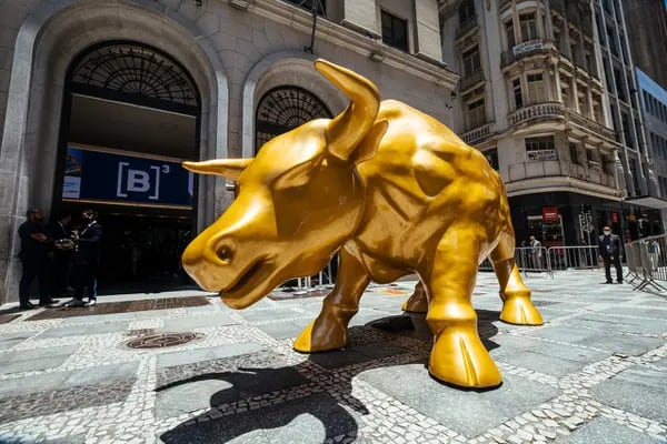 The bulll sculpture outside Brazil's B23 stock exchange.