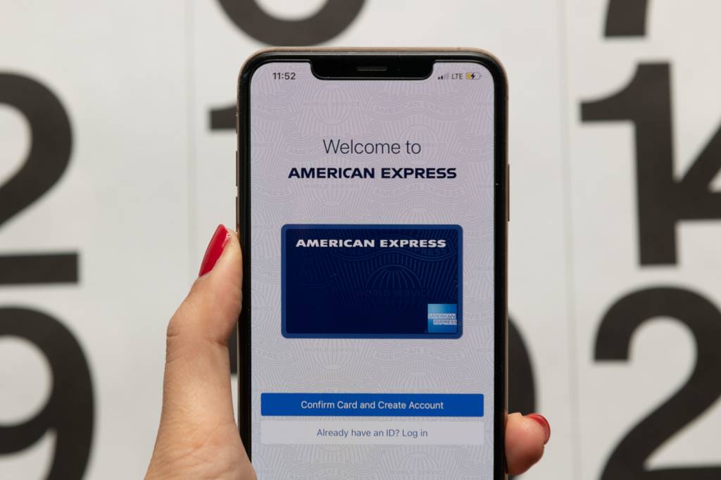 AmEx on the stock market has been rising to its maximum since 2020 after spending on record cards