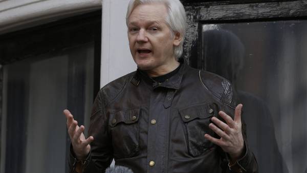 Tribunal retira a Assange la ciudadanía ecuatorianadfd