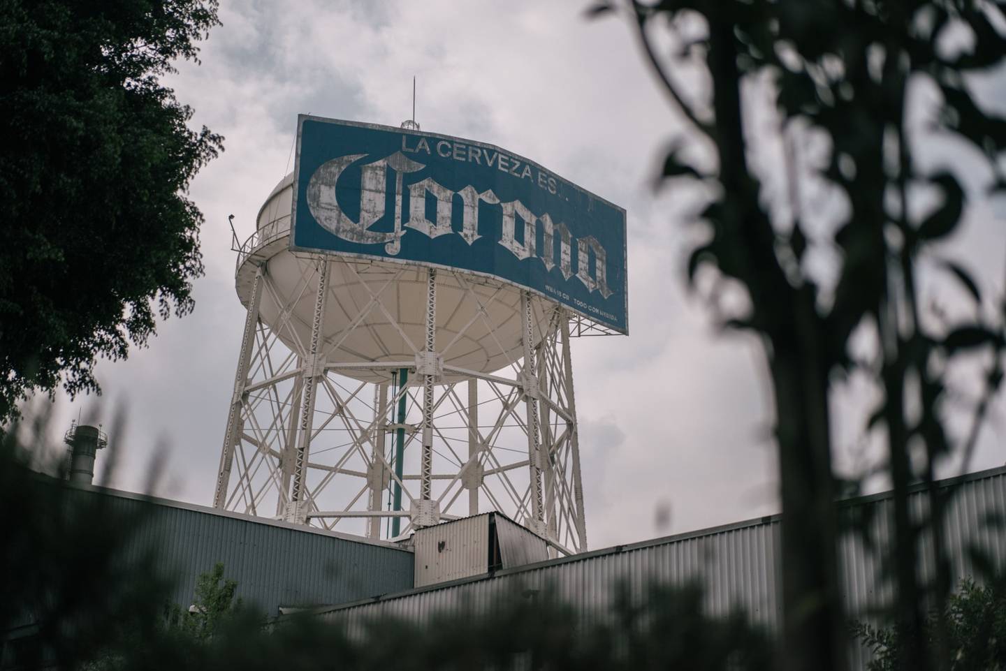 Constellation Brands, which sells Corona and Modelo beer in the US, was responding to concerns that it could be barred from using water in the country’s arid north.