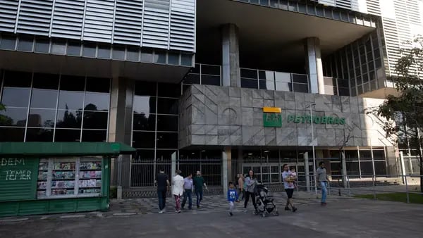 Petrobras: lucro recua 37,9% no 1º trimestre e dividendos somam R$ 13,4 bilhõesdfd