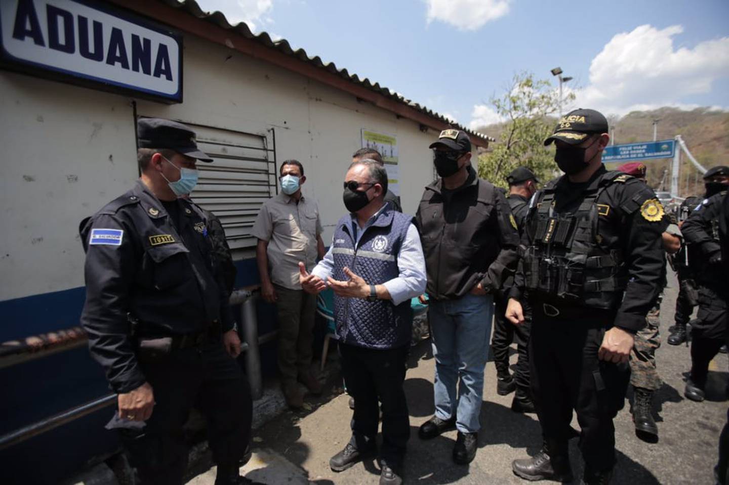 Durante supervisión del trabajo policial en la frontera entre Guatemala y El Salvador con el objetivo de reforzar la seguridad de guatemaltecos y turistas salvadoreños que ingresen al país.dfd