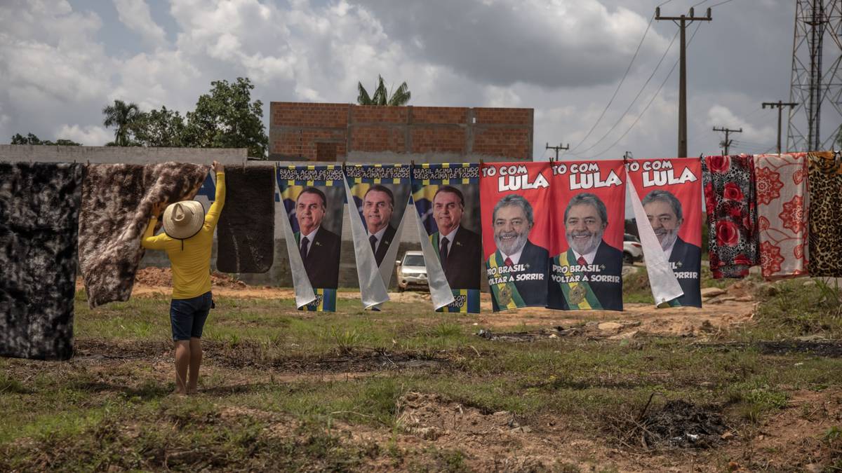 Brazil’s Messiest Election Yet Puts Democracy on the Linedfd
