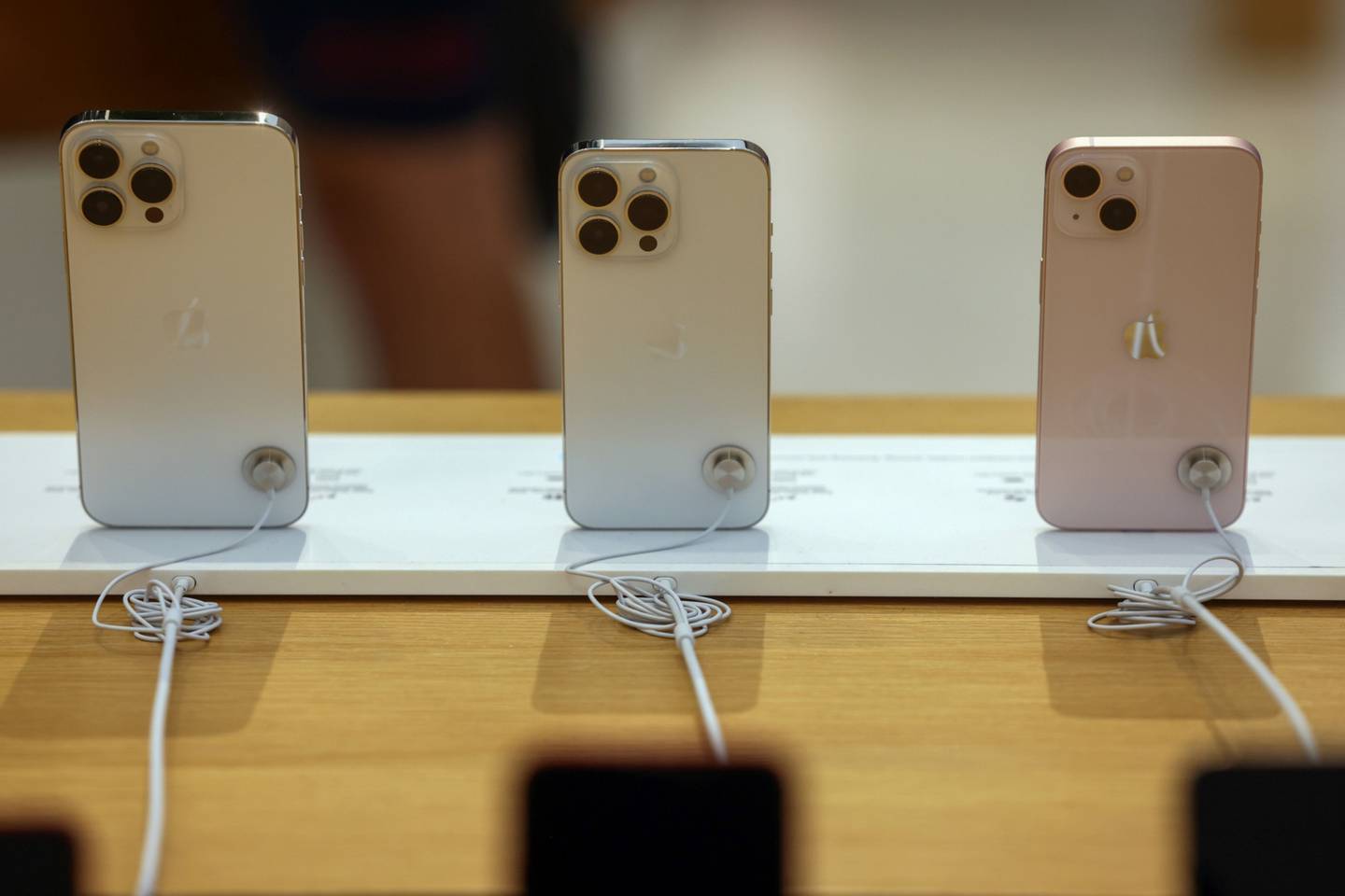 iPhone 13 en una tienda Apple