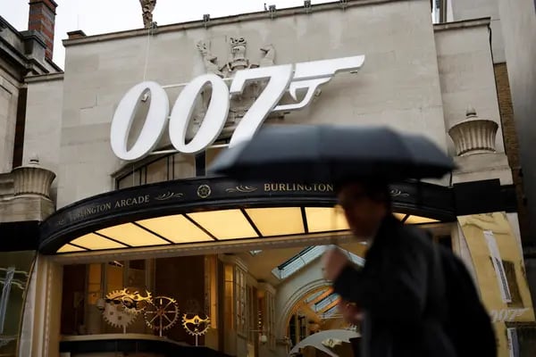 Crean unas vacaciones diseñadas para fanáticos de James Bond. Esas vacaciones pueden adquirirse gracias a la nueva asociación de la agencia de viajes de lujo Black Tomato con la productora de 007, Eon.