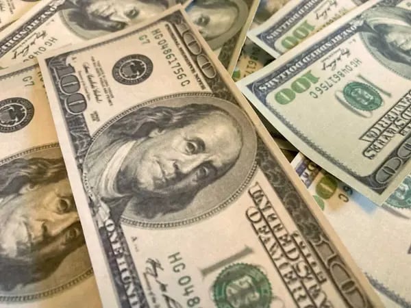 Dólar blue hoy a pesos argentinos: cotización este martes 27 de febrero en Argentinadfd