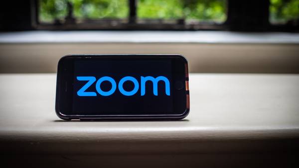 Crecimiento en ventas de Zoom se ralentiza, pero línea empresarial está establedfd