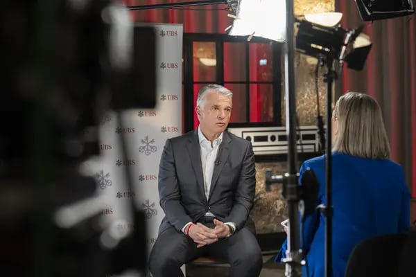 Sergio Ermotti, CEO global do UBS, em entrevista à Bloomberg TV nesta terça-feira (Foto: Pascal Mora/Bloomberg)